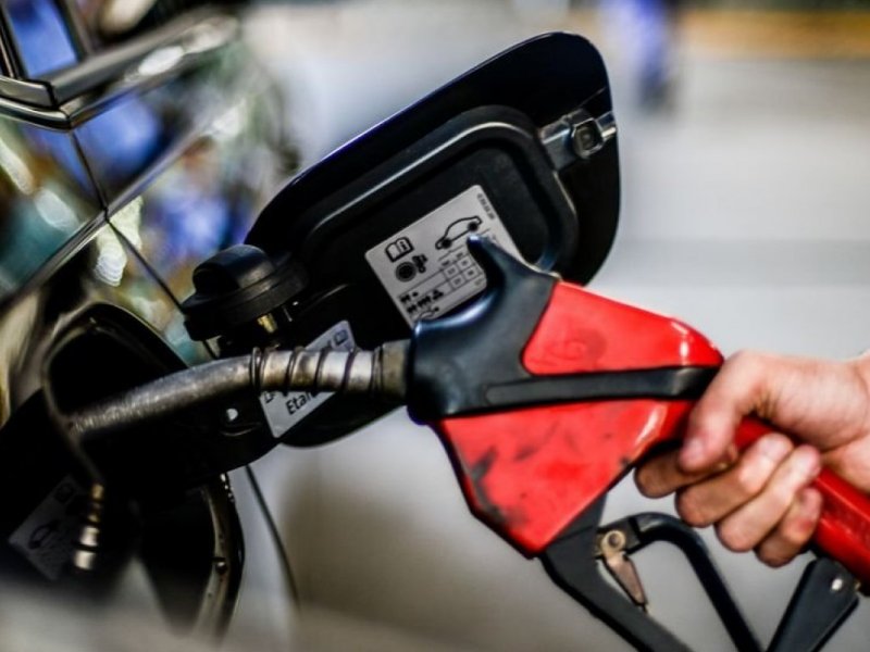 Gasolina chega a R$ 6,89 em Salvador, após reajuste das distribuidoras
