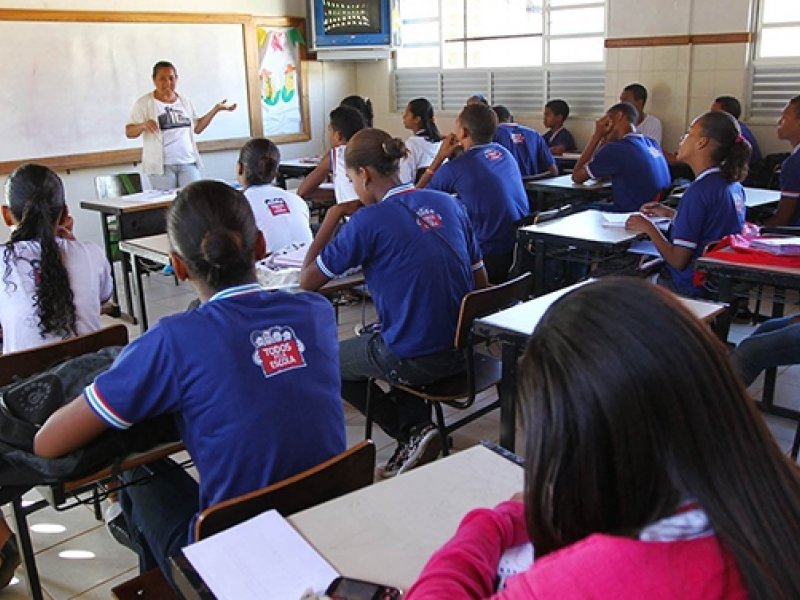 Professores temporários superam o número de efetivos em escolas estaduais do Brasil