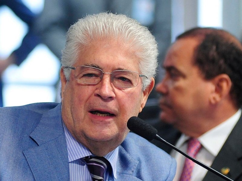 "Não é coalizão, é guerra", diz Roberto Requião sobre relação entre Planalto e Congresso