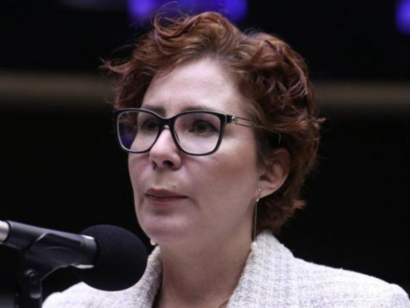 Promotor pede condenação de jornalista perseguido por Carla Zambelli em São Paulo