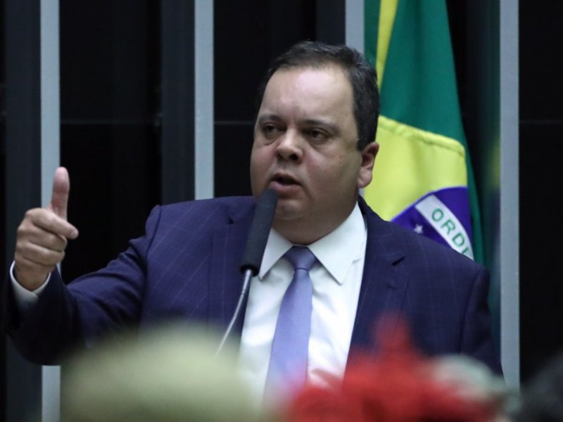 União Brasil decidiu rifar candidatura de Elmar para facilitar vitória de Alcolumbre