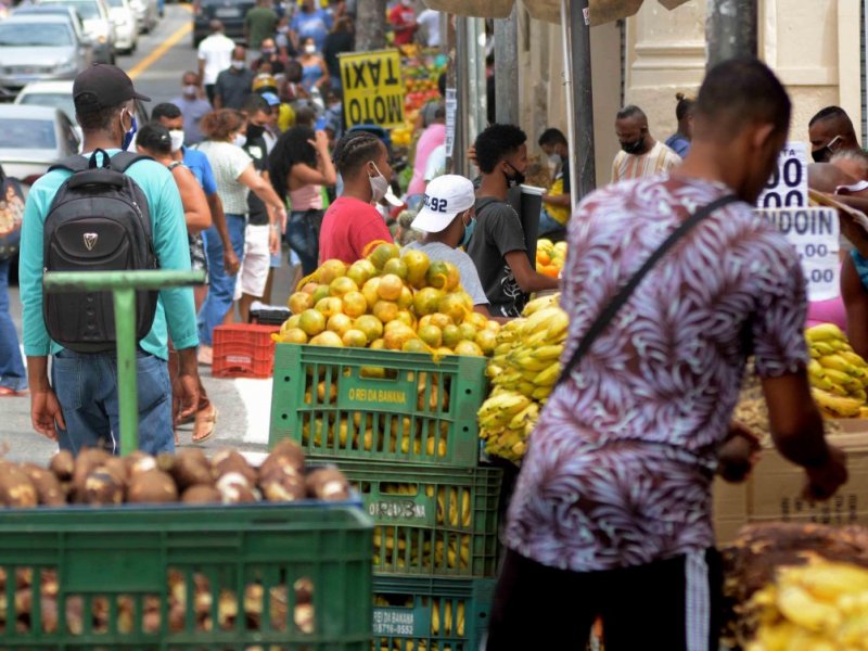 Repórter Metropole: comerciantes buscam formas de resistir à restrição do MP sobre feiras de rua