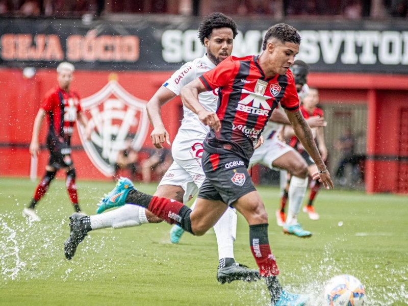 No Barradão, Vitória empata com o Barcelona de Ilhéus na abertura do Campeonato Baiano