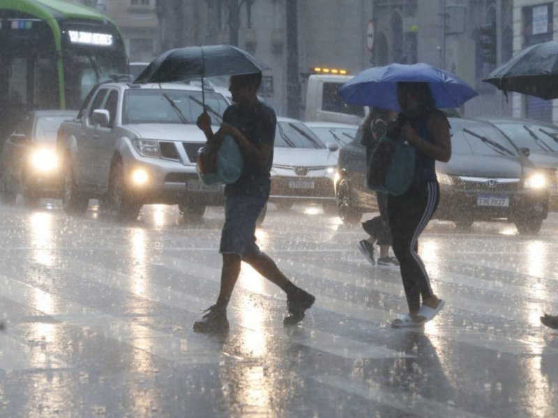 Chuvas intensas mantêm Salvador em alerta máximo; risco de deslizamentos persiste