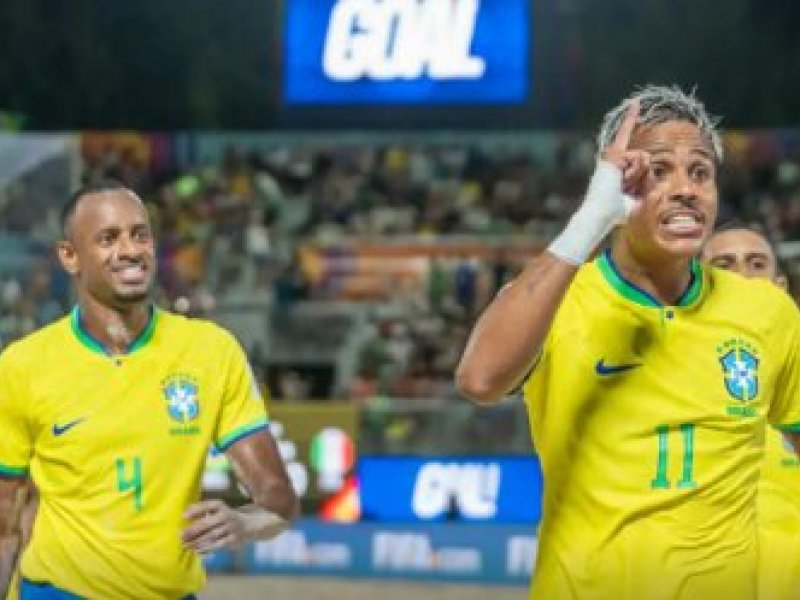 Brasil vence Itália no Mundial de futebol de praia