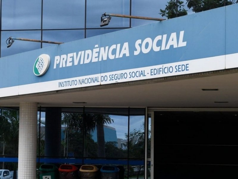 Presidente do INSS anuncia prazo de 15 dias para associações ressarcirem descontos ilegais