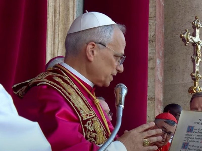 Papa Leão XIV celebra primeira missa
