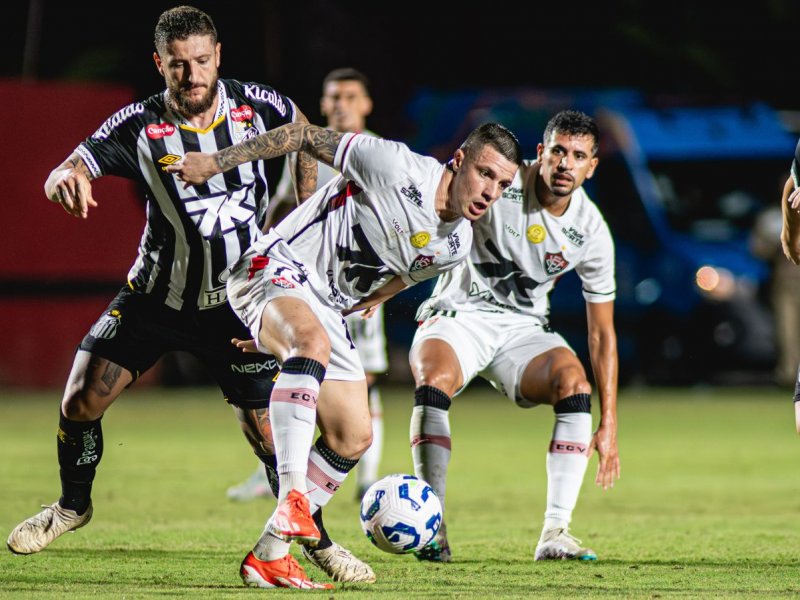 No Barradão, Vitória perde para o Santos e volta para a zona de rebaixamento do Brasileiro