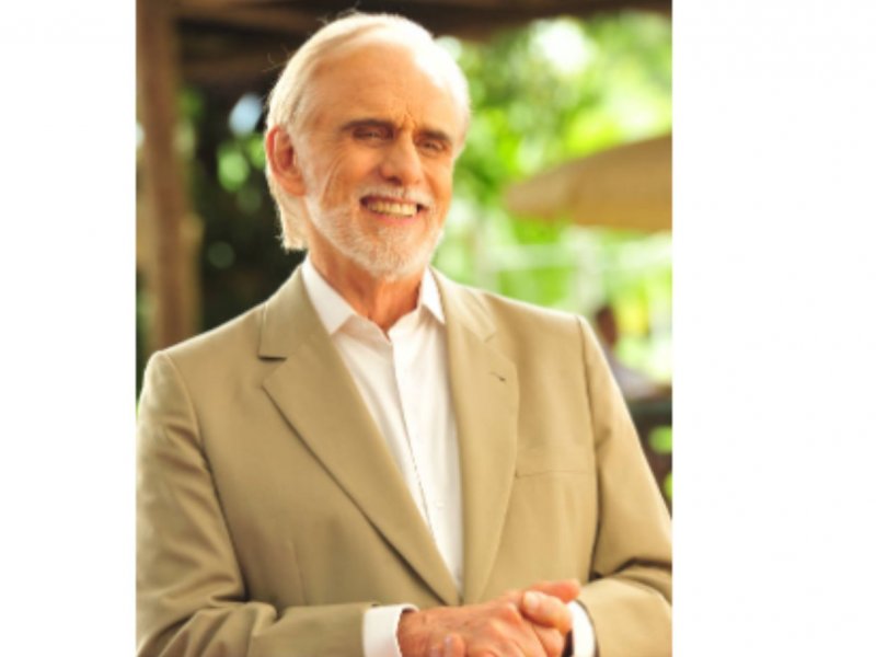 Morre Francisco Cuoco, ícone da TV brasileira, aos 91 anos