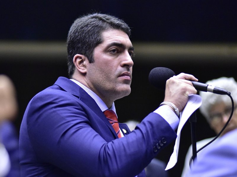 Otto Alencar já assegurou vaga no TCE para o filho, garantem aliados do senador
