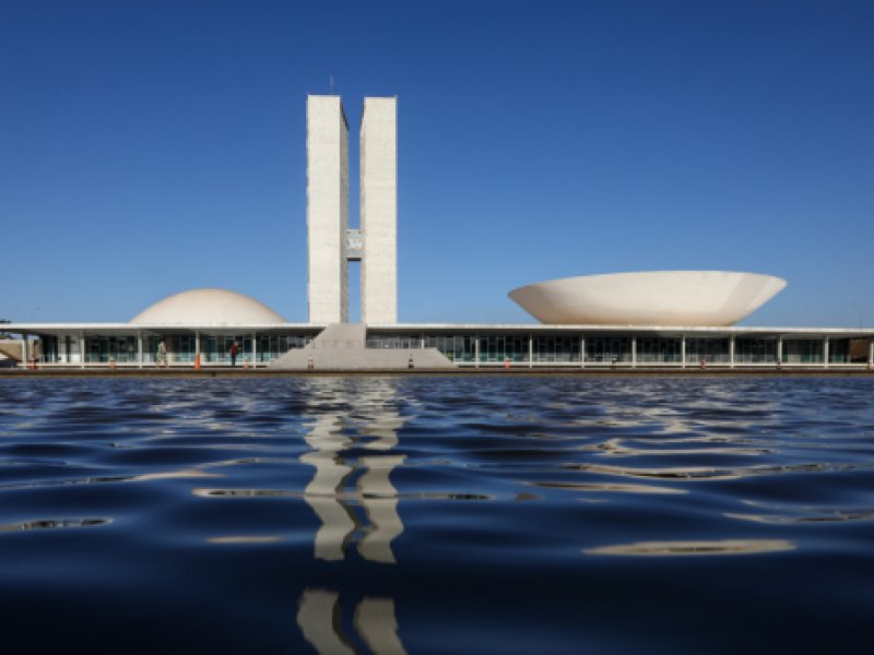 Movimentações do Congresso e tragédia em Gaza são destaques no Aos Fatos; ouça 