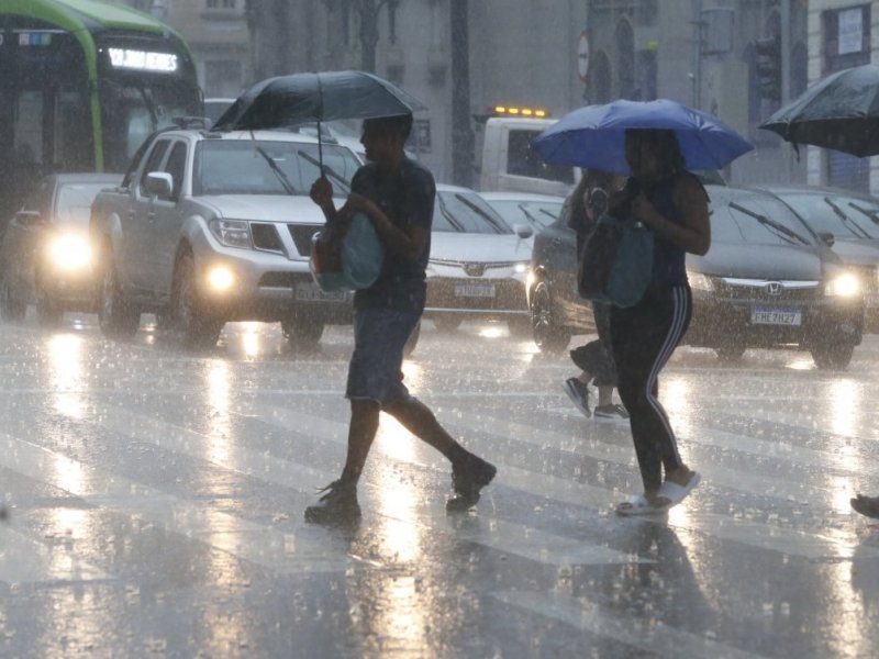 Salvador segue em alerta para chuvas e ventos fortes no fim de semana