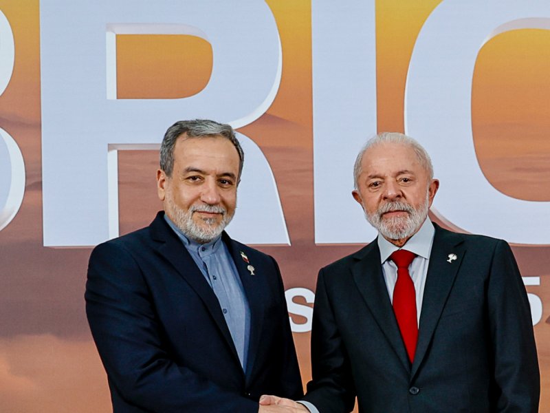 Na abertura do Brics, Lula critica aumento de gastos militares da Otan