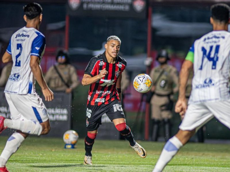 Vitória perde para o Confiança e está eliminado da Copa do Nordeste