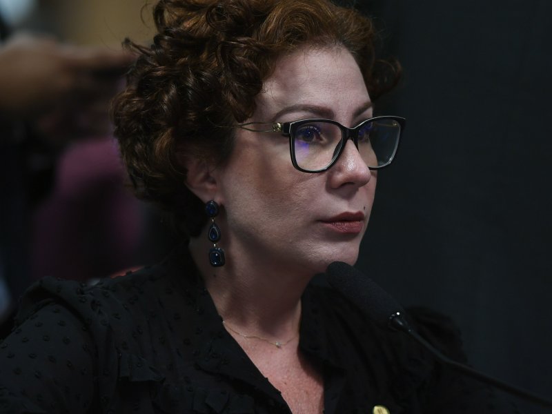 Condenada à prisão, Zambelli articula candidatura na Itália