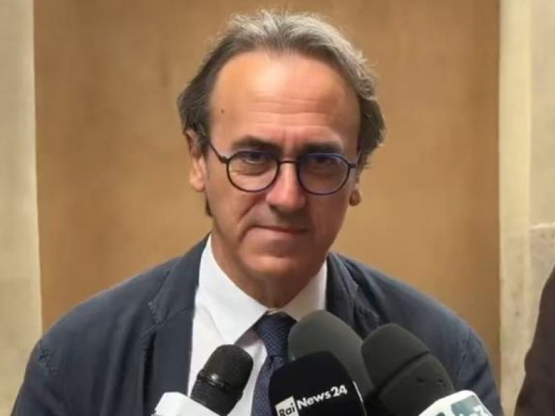 Deputado que entregou Zambelli foi constra concessão de cidadania italiana a Bolsonaro