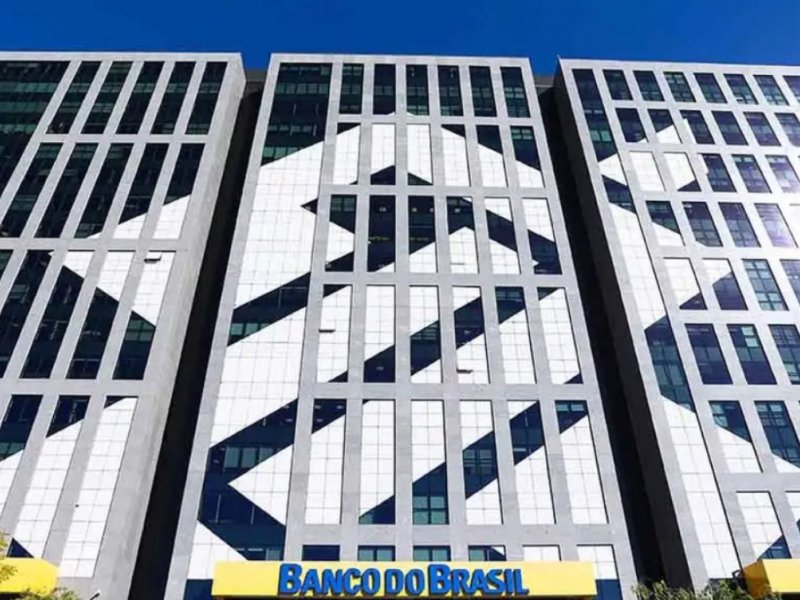 Banco do Brasil denuncia Eduardo Bolsonaro à AGU por postagens falsas