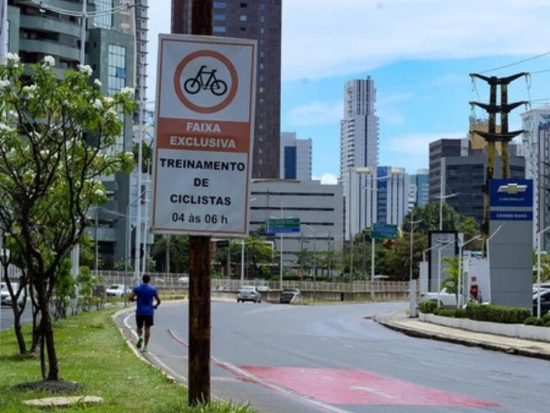 Prefeitura instala Área de Proteção ao Ciclista de Competição em via de Salvador 