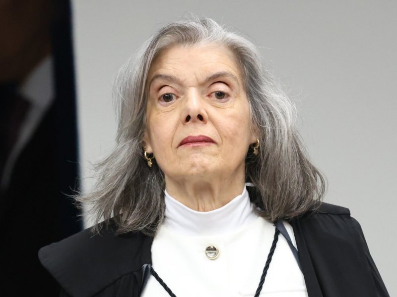 "A presente ação penal é quase um encontro do Brasil com o seu passado", diz Cármem Lúcia
