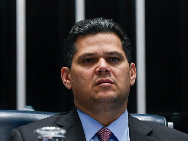 Alcolumbre pede ao STF que número de deputados seja mantido em 2026