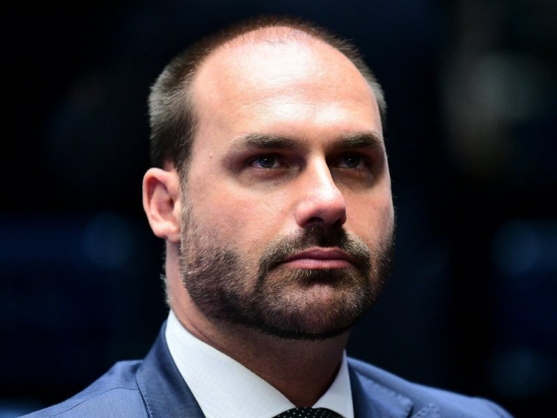 Fachin na presidência do STF e notificação de Eduardo Bolsonaro são destaques no Aos Fatos; ouça