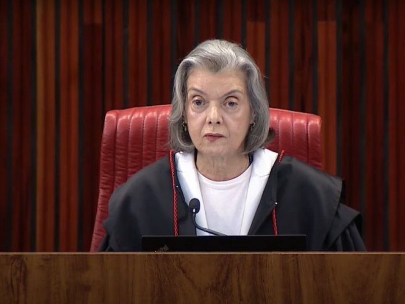 Cármen Lúcia defende representatividade feminina no STF
