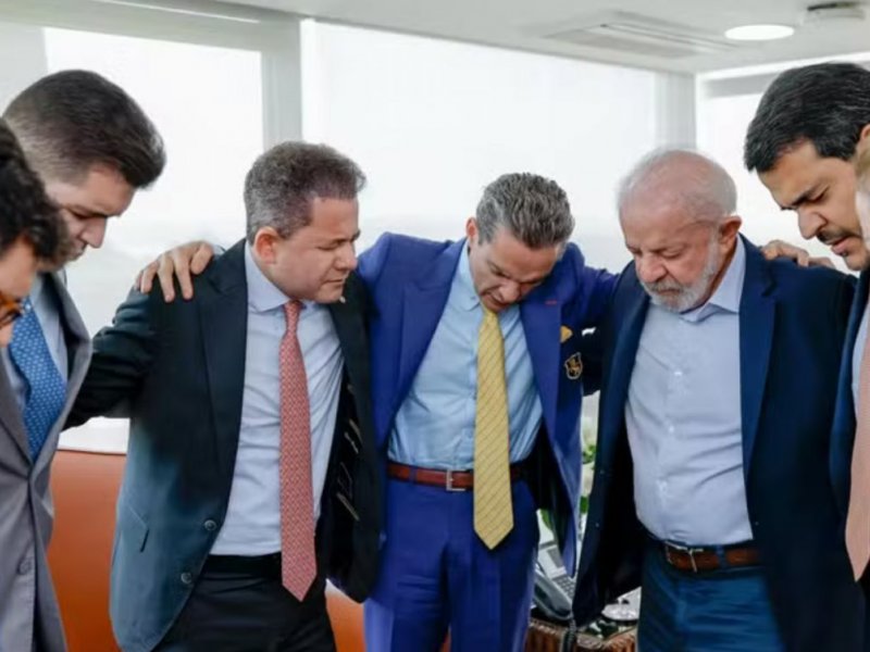 Lula recebe Jorge Messias e lideranças evangélicas no Planalto