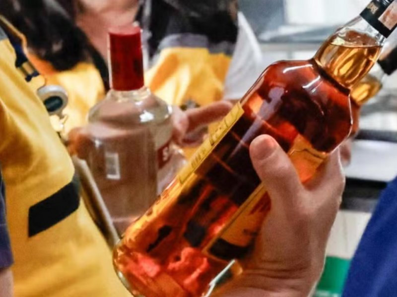 Brasil confirma 47 casos de intoxicação por metanol; quase 60 são investigados