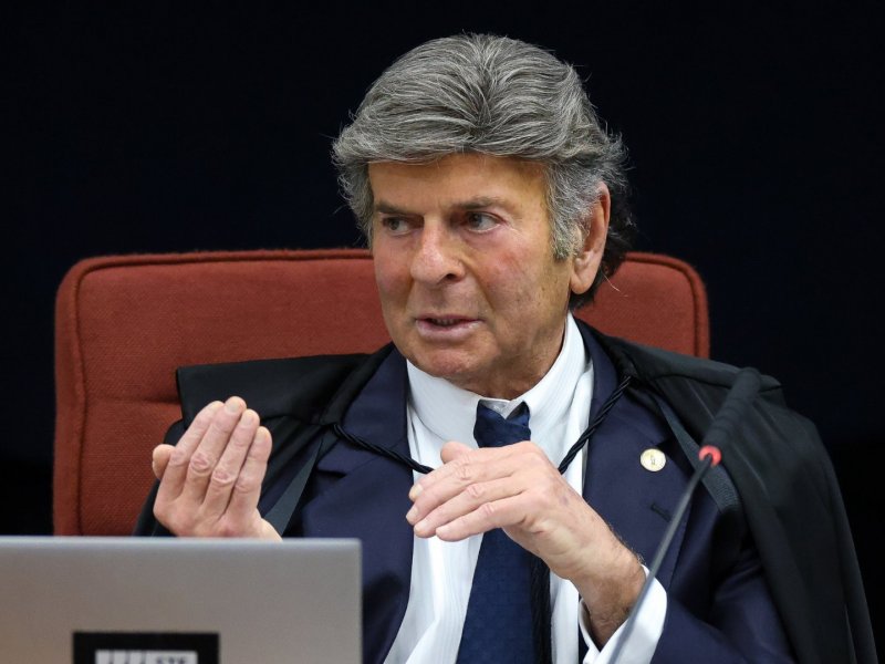 Fux defende voto por absolvição de Bolsonaro e responde a críticas