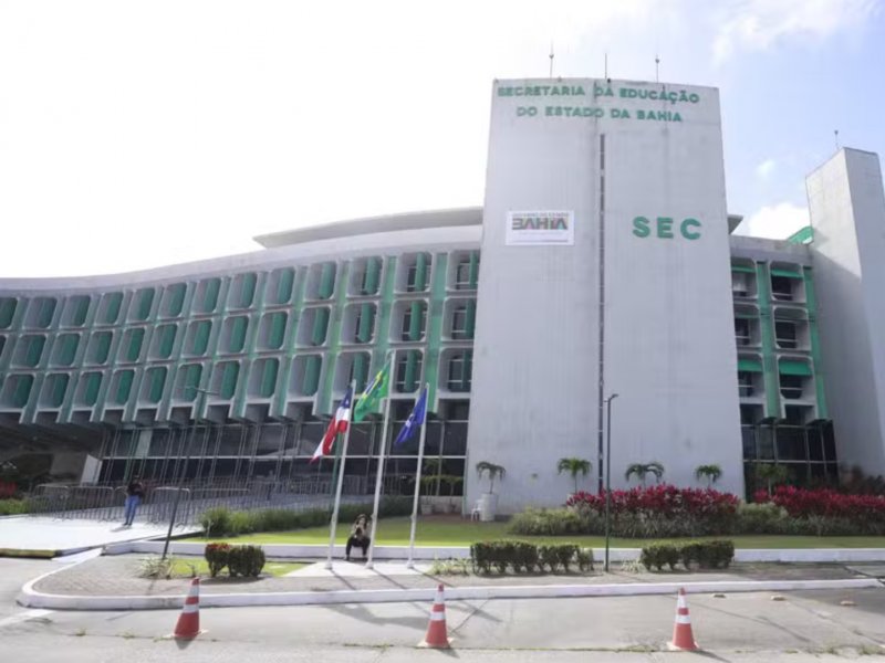 Alunos tentam envenenar professoras em escola estadual de Salvador