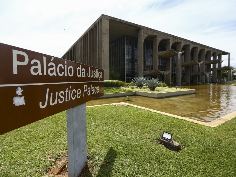 Justiça autoriza transferência de presos de facções do RJ para presídios federais