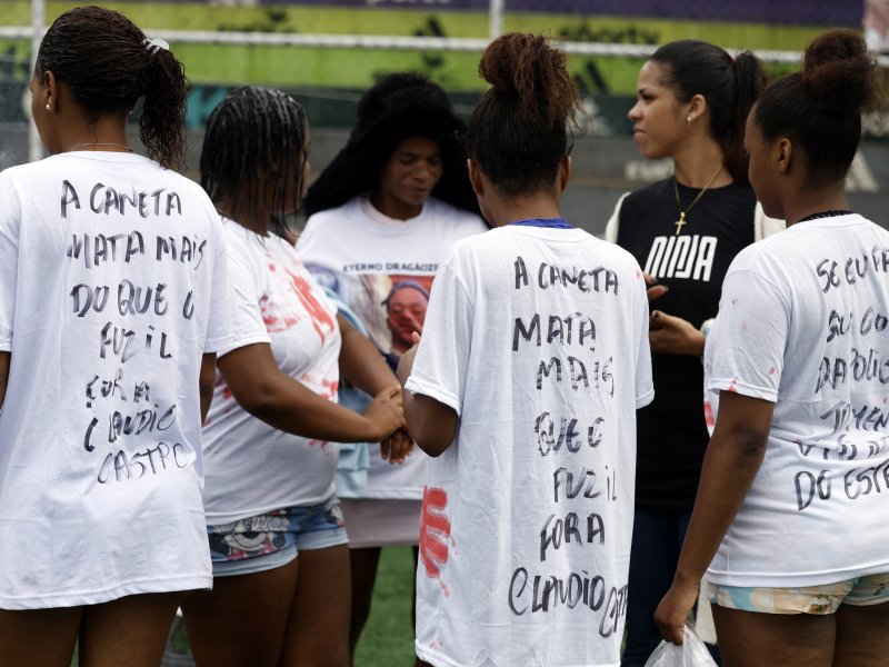 Justiça manda soltar mulher que foi presa por filmar megaoperação