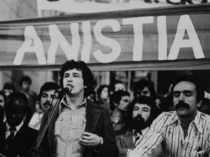 Prisão de generais marca primeiro registro de militares presos por tentativa de golpe no Brasil