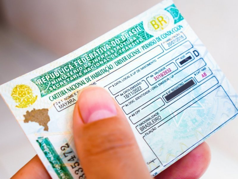 Contran aprova fim da obrigatoriedade de aulas em autoescolas para tirar CNH