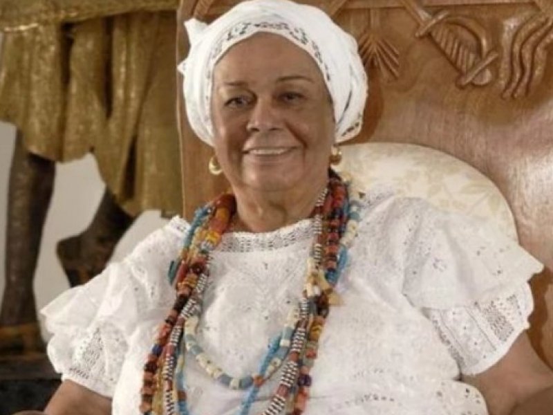 Jerônimo decreta luto de três dias pela morte de Mãe Carmen do Gantois