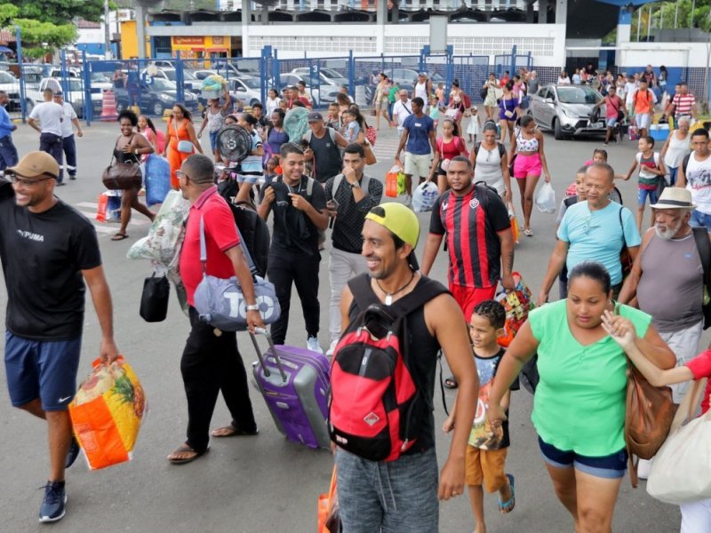 Longas filas no Ferry-Boat são registradas neste domingo