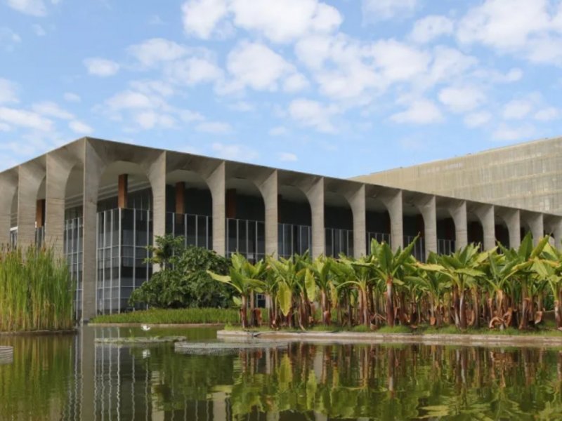 Brasil defende resolução sem interferência externa na Venezuela