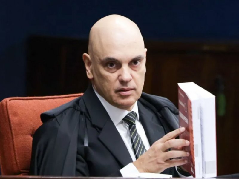 Moraes nega transferência imediata de Bolsonaro para hospital em Brasília