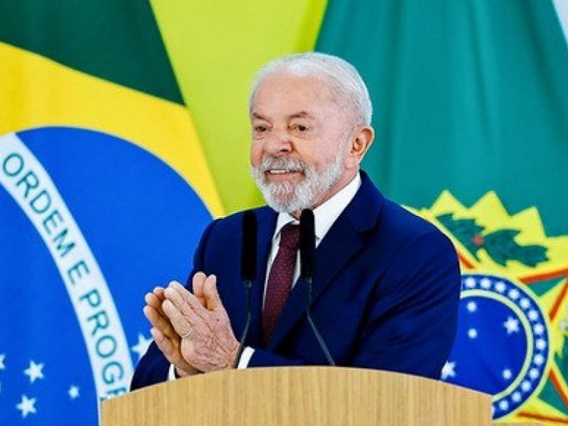 Lula avalia realocação de Wellington Dias e Camilo Santana em ministérios