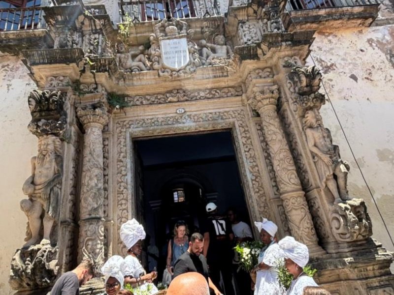 Caixa Cultural em Salvador e reunião de Lula com Ursula von der Leyen são destaques no Aos Fatos; ouça