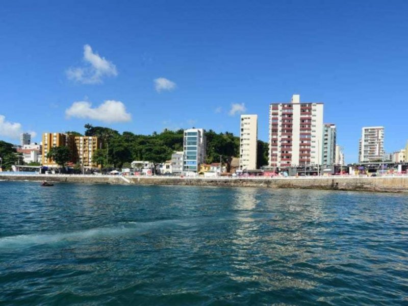Apenas uma praia da capital baiana é considerada própria para banho, aponta Inema