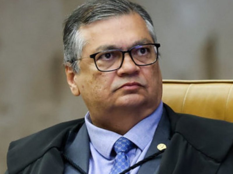 Dino determina revisão de gastos nos Três Poderes e suspende penduricalhos