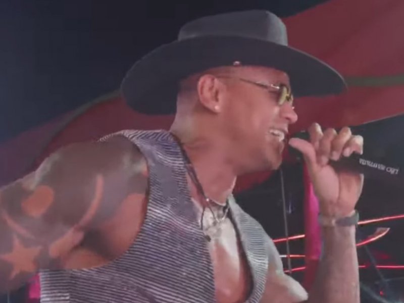 Léo Santana abre pipoco com "Vai Até o Chão" no Circuito Orlando Tapajós