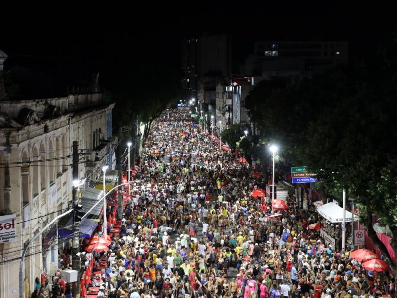 Mais de 1,2 milhão de pessoas participaram do primeiro dia de Carnaval em Salvador