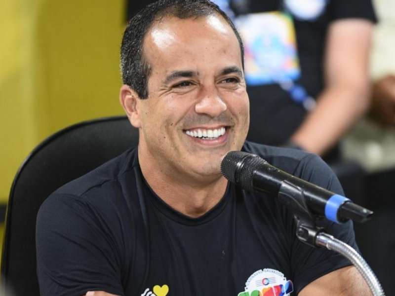 Carnaval de Salvador supera 1,5 milhão de foliões no segundo dia, diz Bruno Reis