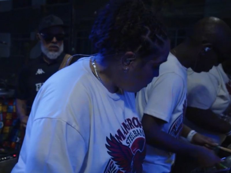 BaianaSystem recebe artistas do Carnaval de Notting Hill no Navio Pirata, em Salvador