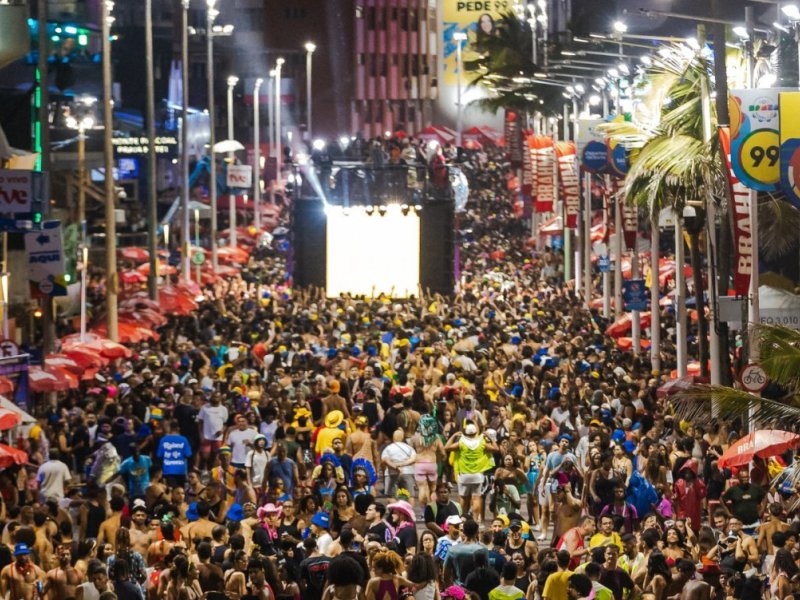 Carnaval de Salvador atrai mais de 12 milhões de foliões, informa governo