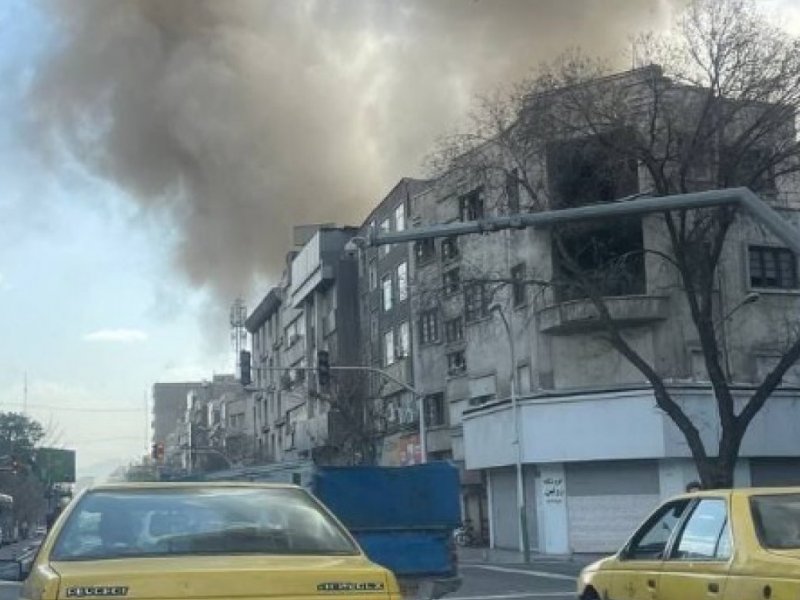 Irã ameaça Israel e EUA com “lição histórica” após ataques