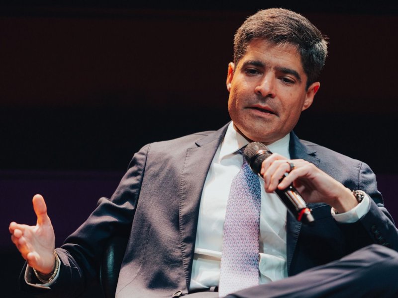 ACM Neto está disposto a apoiar Flávio Bolsonaro ainda no primeiro turno, afirmam aliados