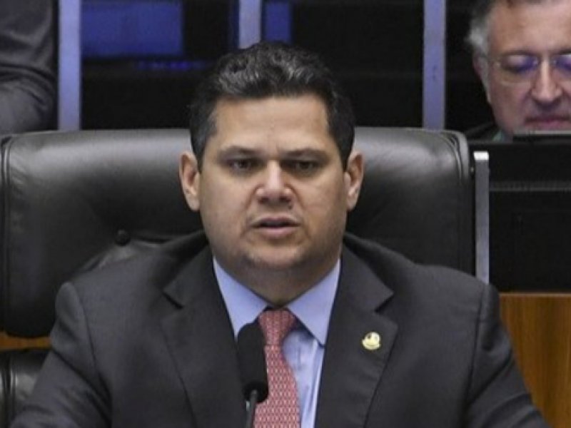 Alcolumbre mantém votação de quebra de sigilo de Lulinha por CPMI do INSS